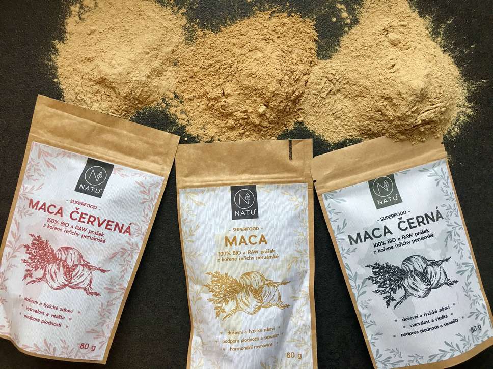 maca červená a žlutá
