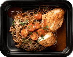Kuřecí řízek po italsku s pohankovými nudlemi a omáčkou teriyaki